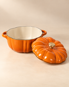 Cocotte citrouille orange 16 cm ouverte avec couvercle